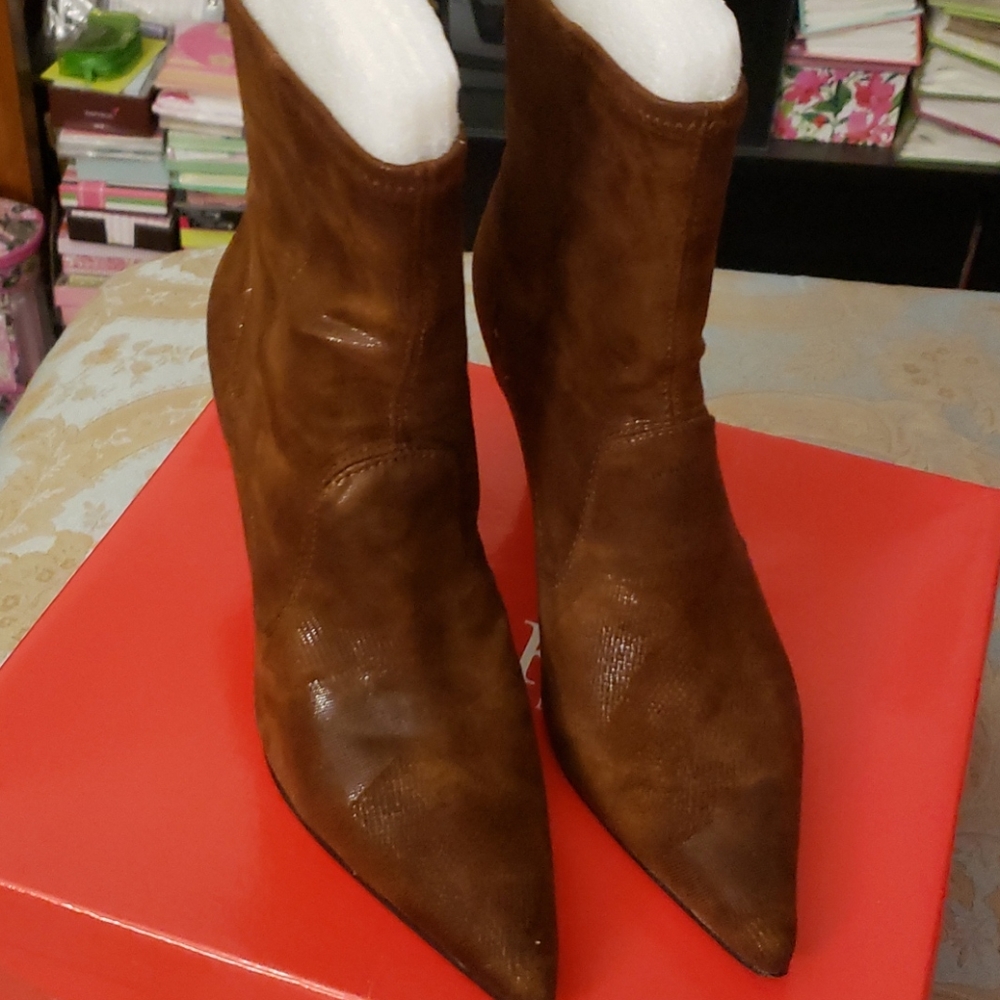 Ladies Brown Fabric 9.5 Heel Bootie